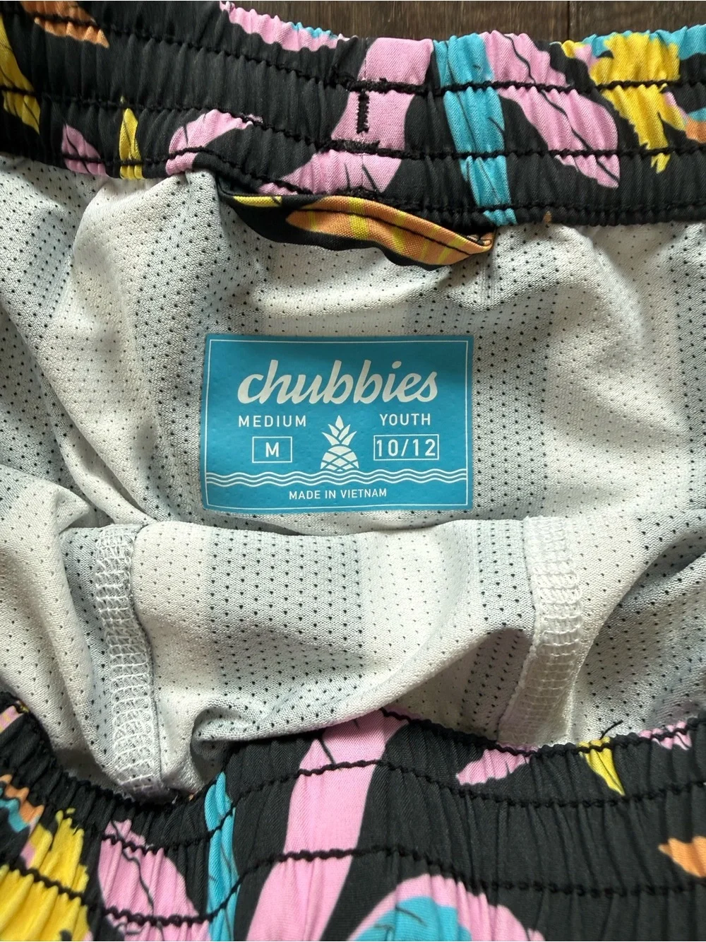 chubbies Boys Black Light Nights Swim Trunks Lined Drawstring Pocket Sz M 10/12